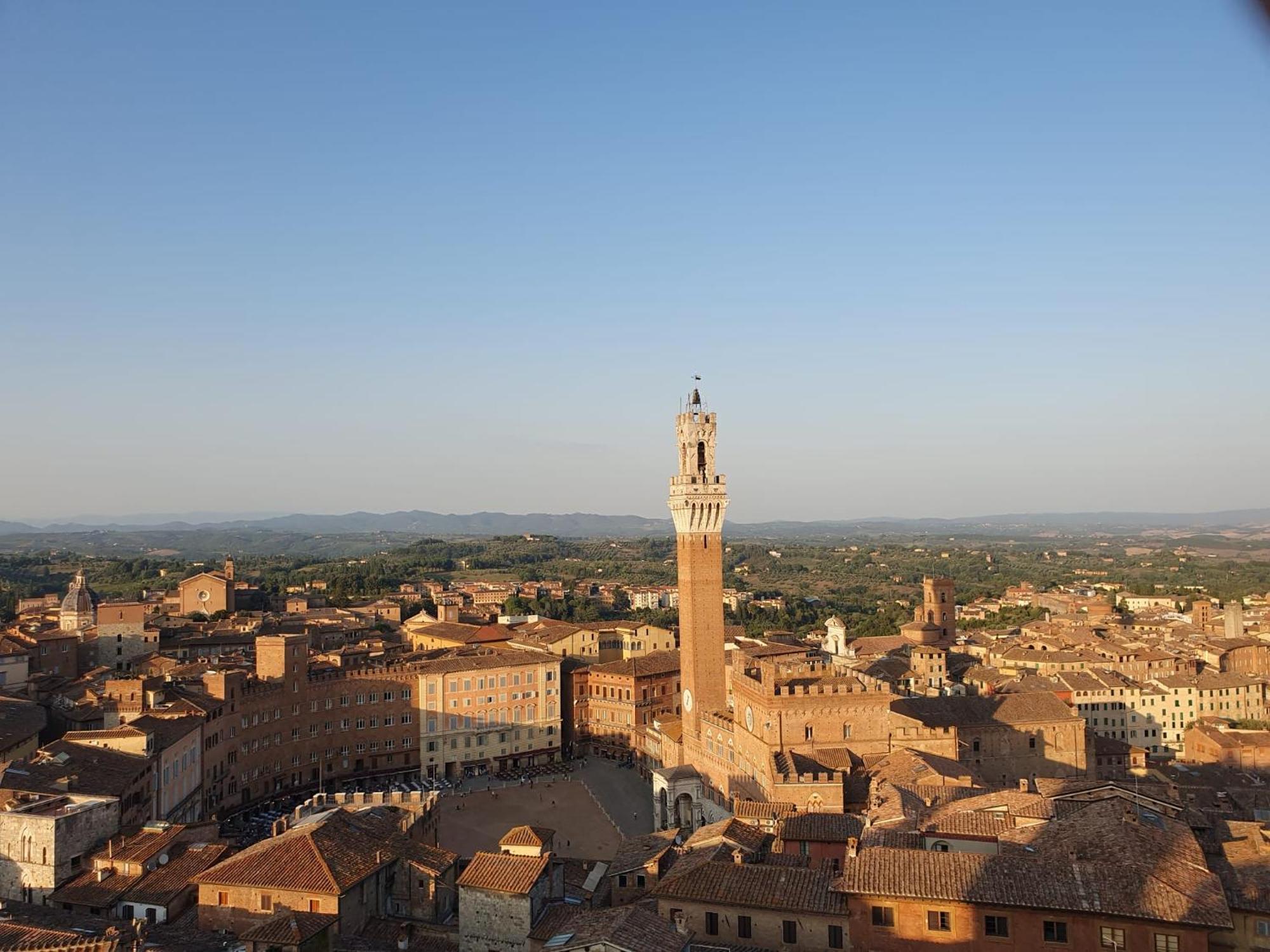 Loft Vicolo Di Vallepiatta 2 Min Piazza Del Campo Con Parcheggio Siena Exterior photo